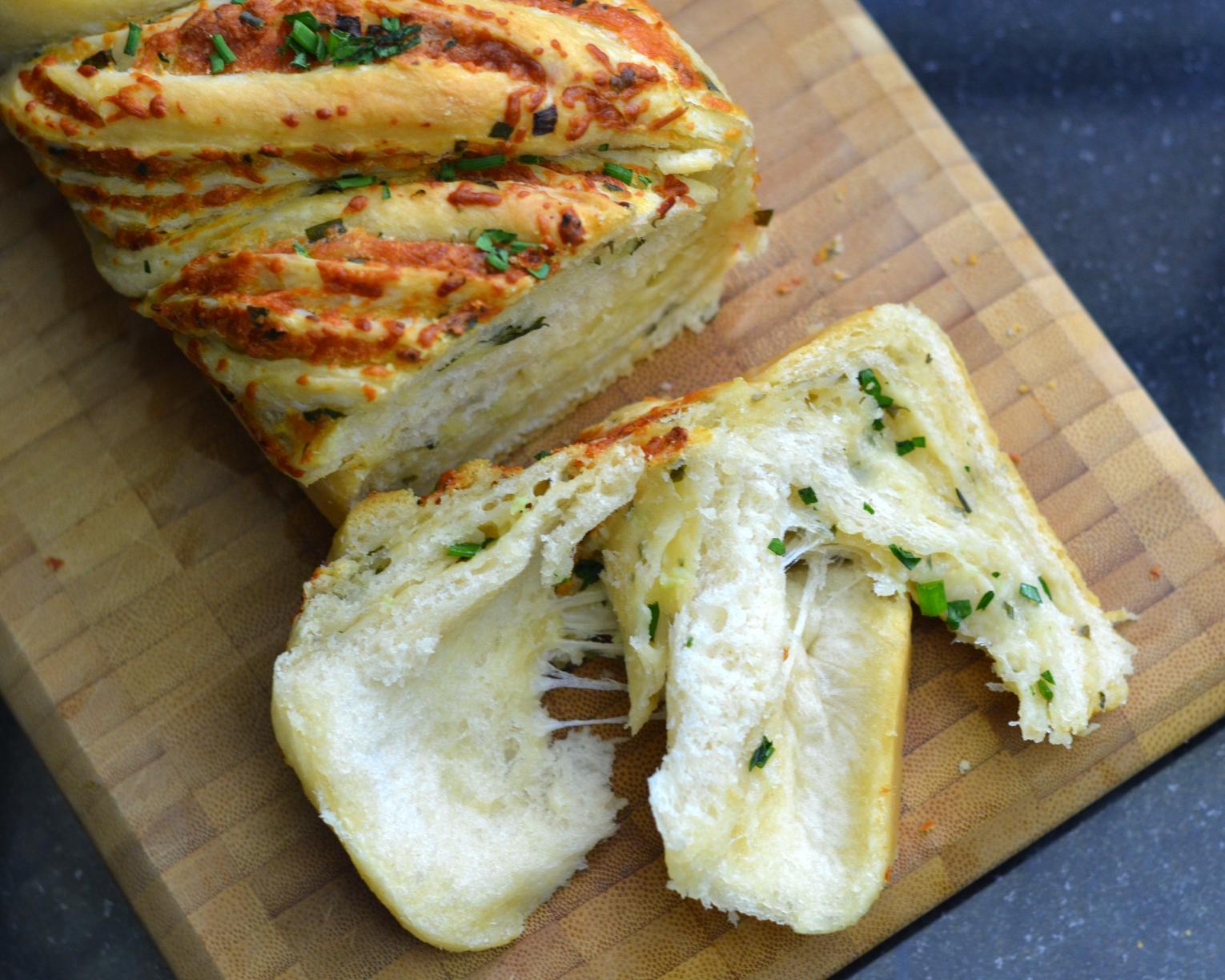 72-hour Cheesy Garlic Loaf-Cheese Pull.jpg