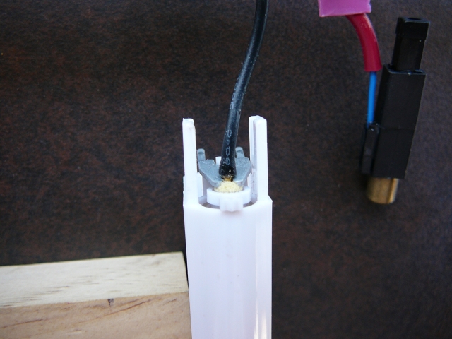 771 white lighter detail of alternate gas tube wire.jpg