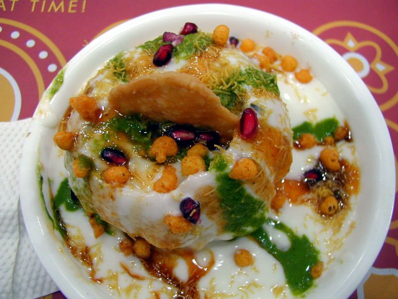 800px-Haldirams_RajKachori.JPG