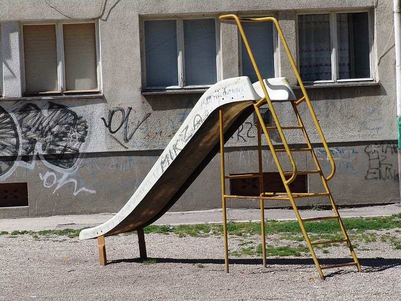 800px-Playground_slide.jpg