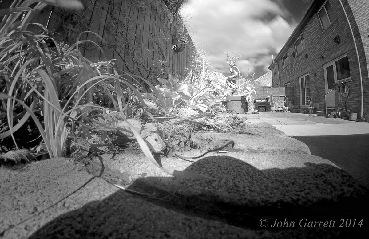 8mm-Fisheye-F16-30secs-ISO200-BW.jpg