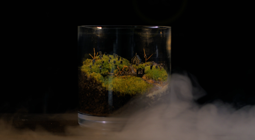 A Spooky Graveyard Terrarium.PNG