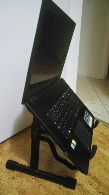 A-frame-guitar-stand-with-laptop.jpg