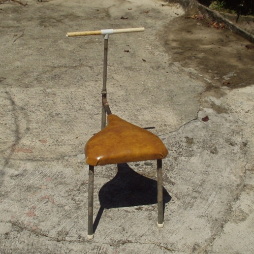 ART STOOL.JPG