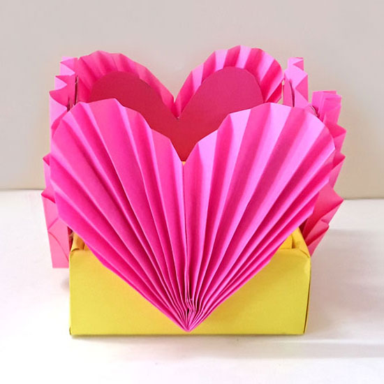 Accordion-Style-Basket-DIY-Craft-stylenrichDIY.jpg