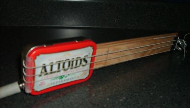 Altoids Tin Guitar Complete.jpg