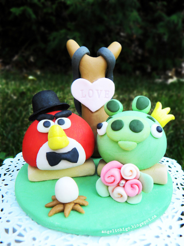 Angry-Bird-Cake-Topper1.jpg