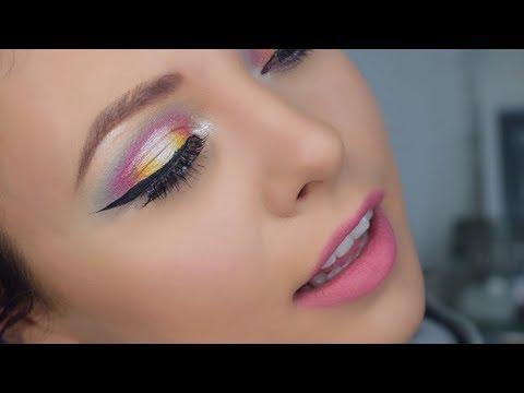 Ariana Grande Inspired Eye Makeup Tutorial | Danielle Scott