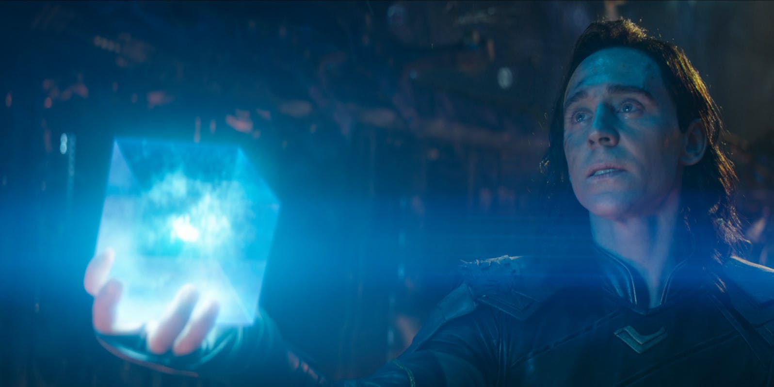 Avengers-Infinity-War-Loki-and-the-Tesseract.jpg