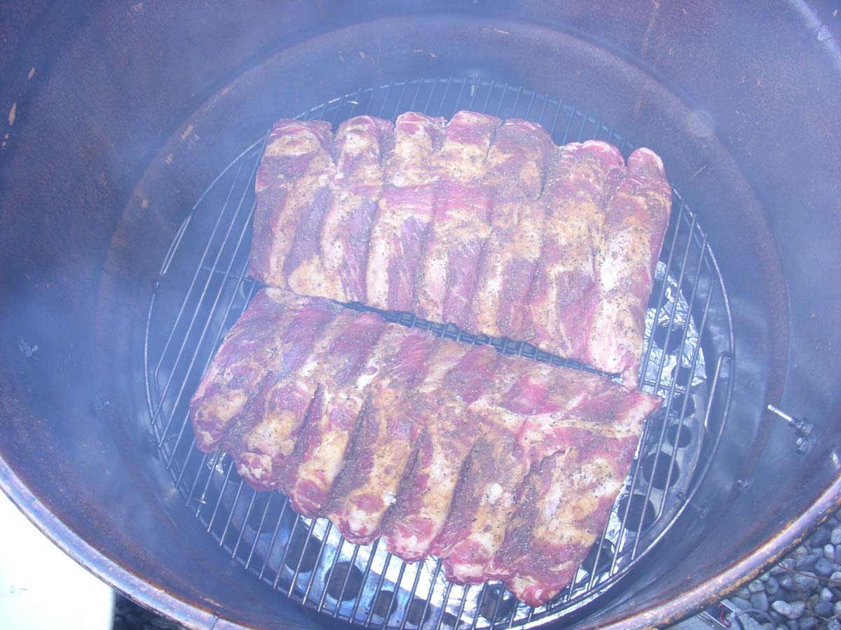 B_Ribs_In_Smoker.jpg