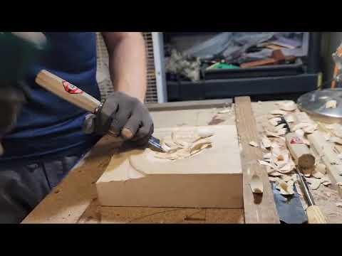 Basics on hollowing out with gouges.