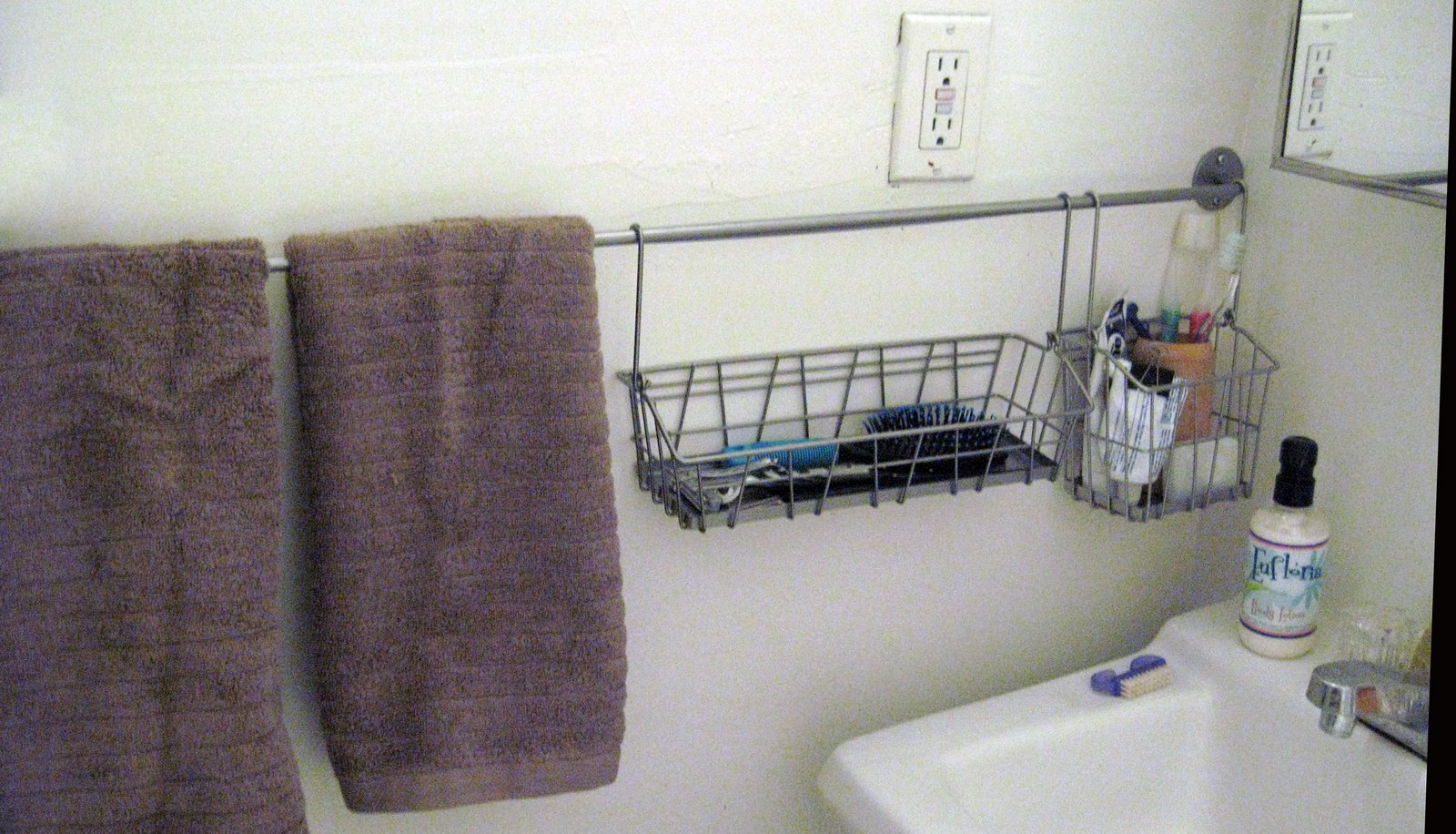 Bathroom towel rack &amp; storage