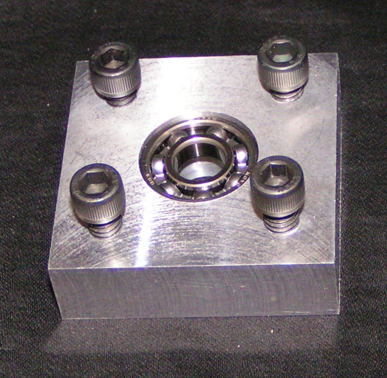 Bearing and bearing block.JPG