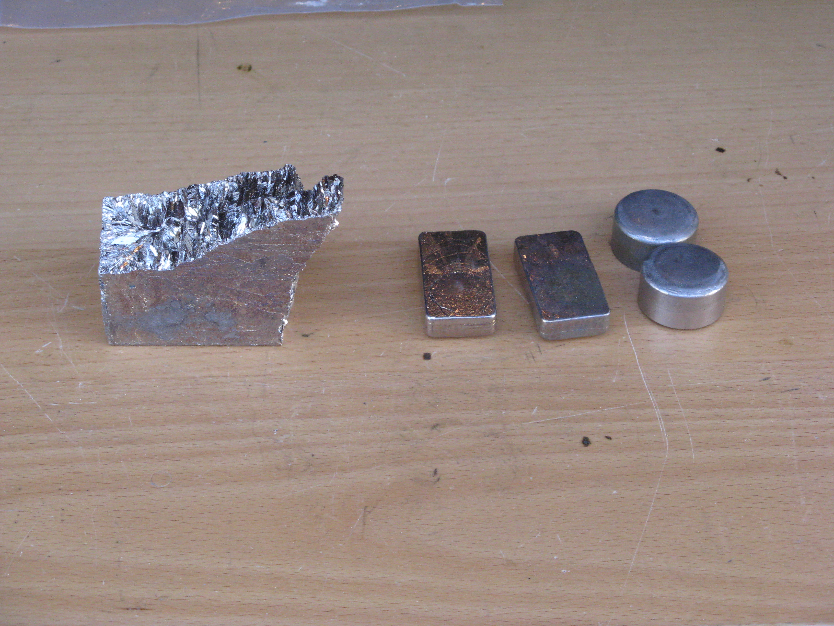 Bismuth Levitator 6a.JPG