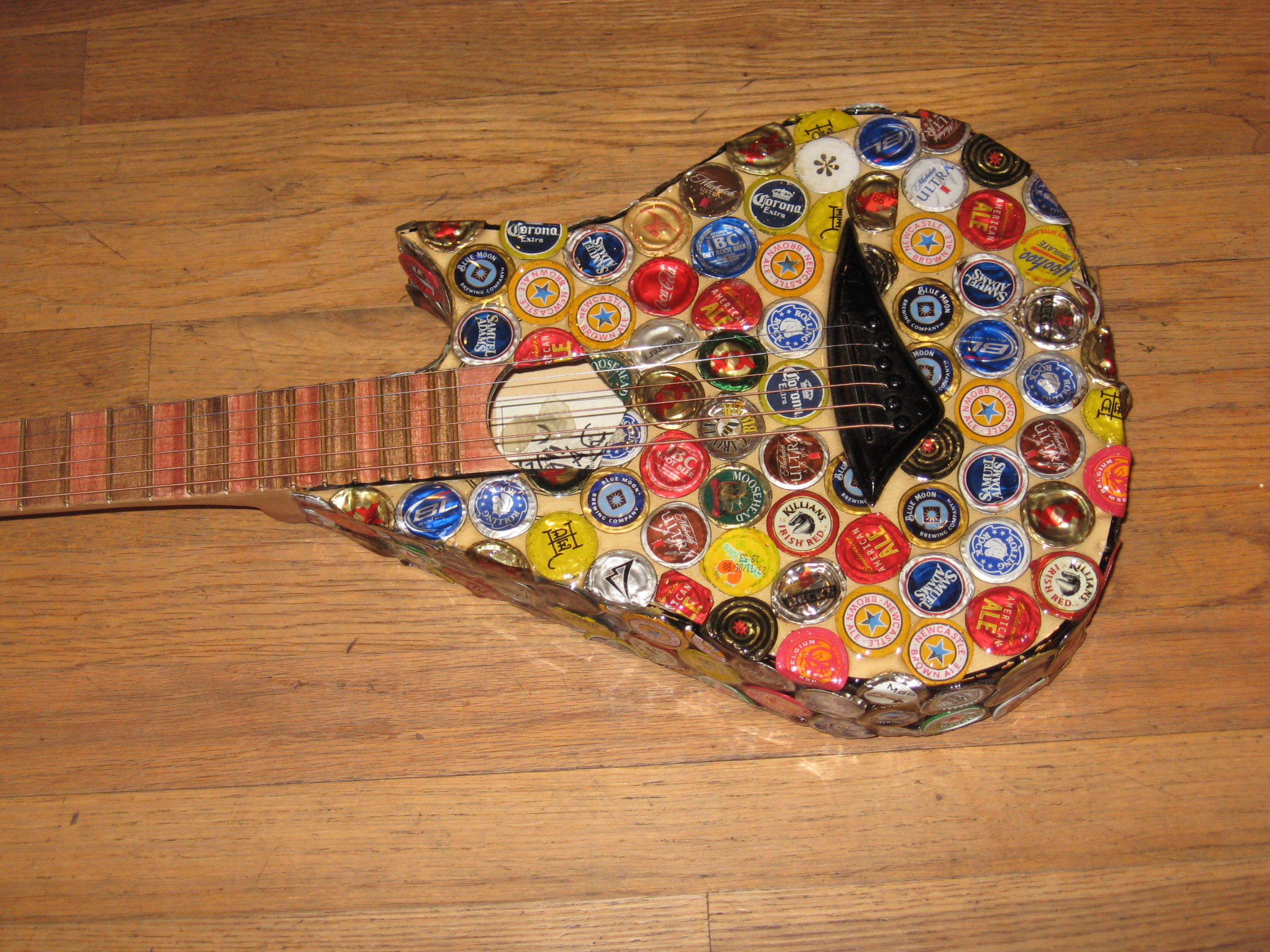 BottlecapGuitar 005.JPG