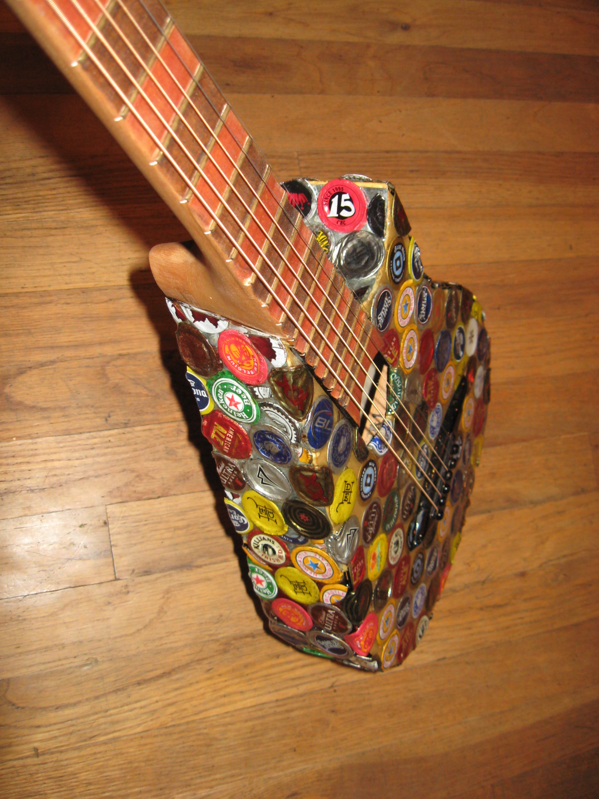 BottlecapGuitar 024.JPG