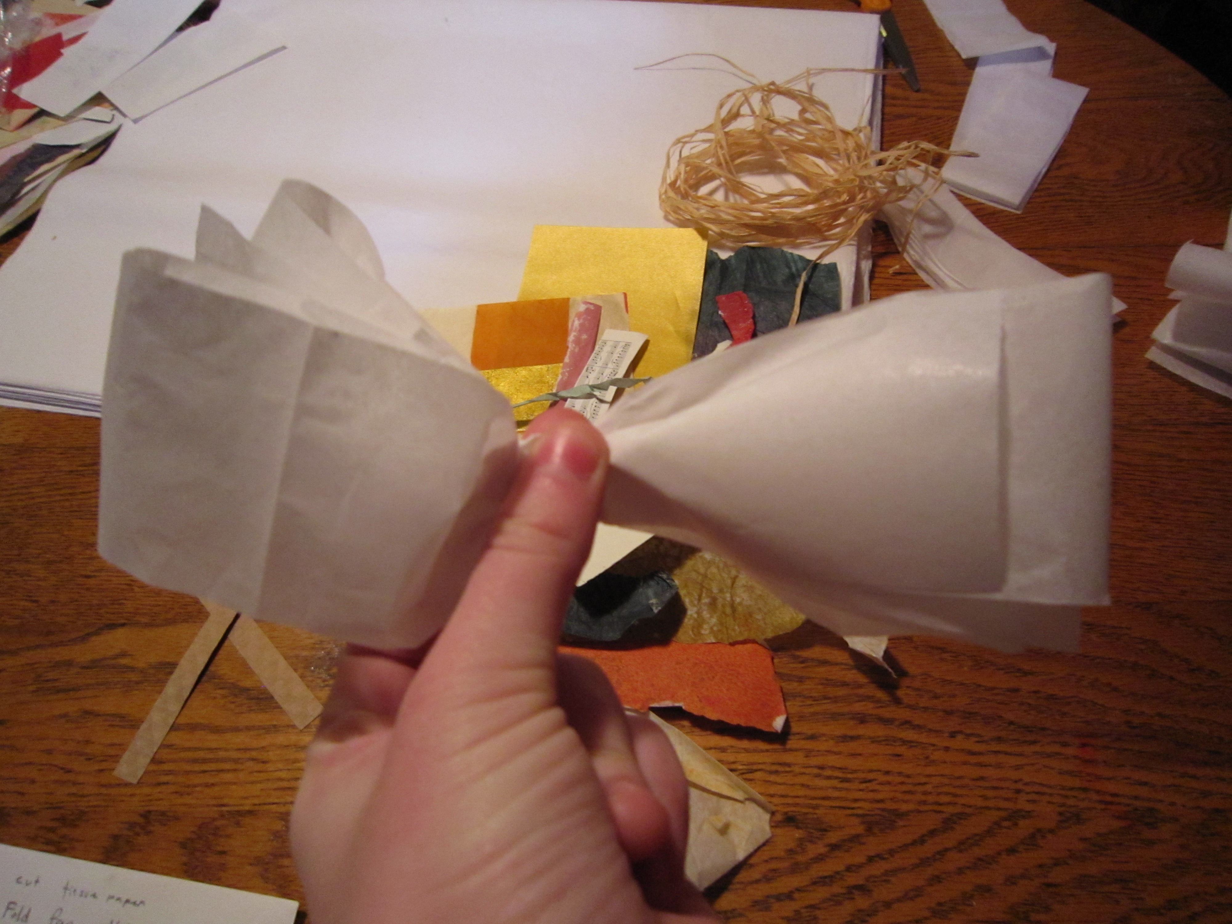 Bow Making for Giftwrap 018.jpg