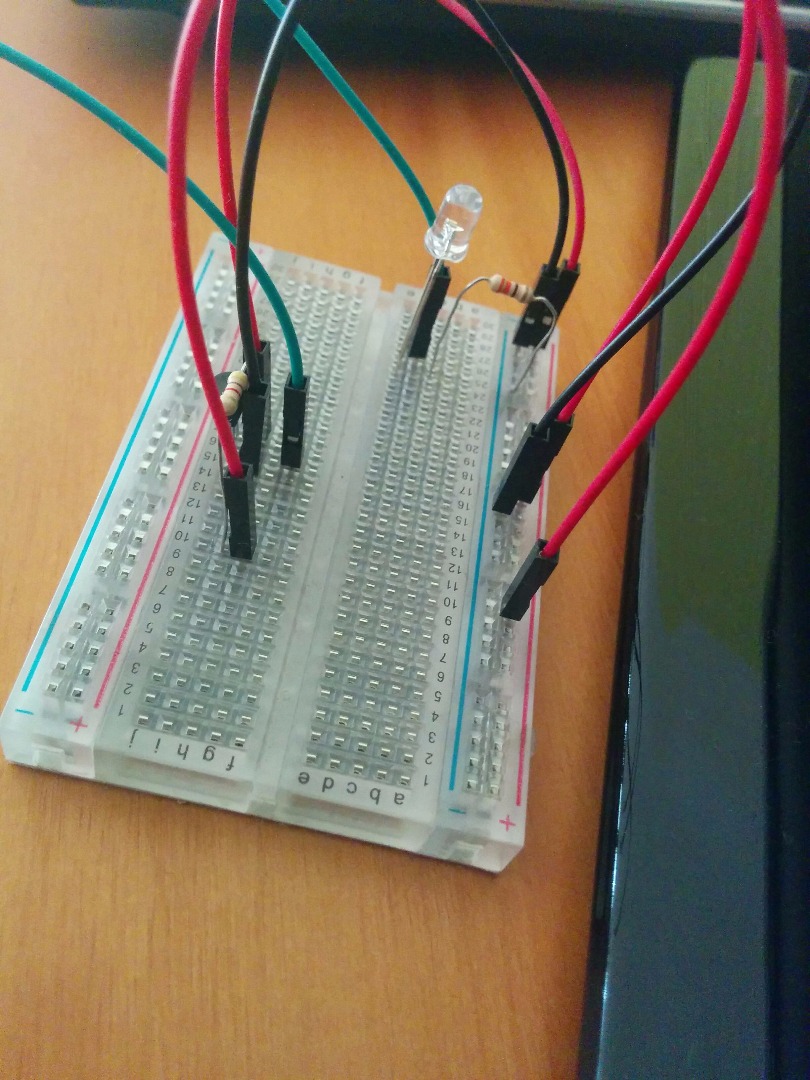 BreadBoard01.jpg