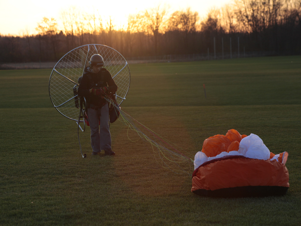 Build and Fly a Paramotor_CoverPhoto 4.jpg