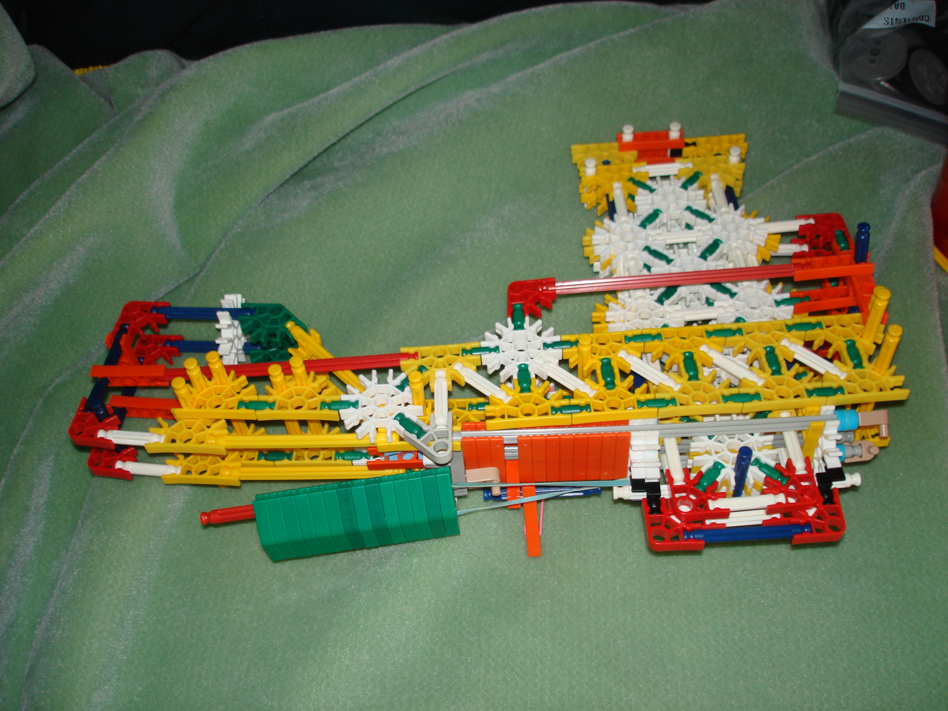 C:\Documents and Settings\Owner\My Documents\My Pictures\knex gun #2 002.jpg