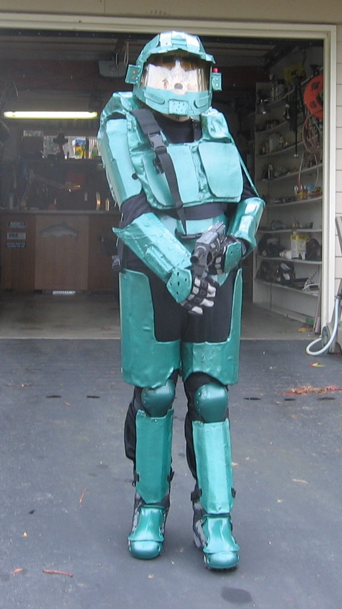 C:\Documents and Settings\Zog\My Documents\My Pictures\Master Chief Costume\Finished 2.jpg