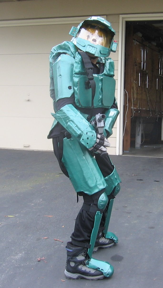 C:\Documents and Settings\Zog\My Documents\My Pictures\Master Chief Costume\Finished 3.jpg