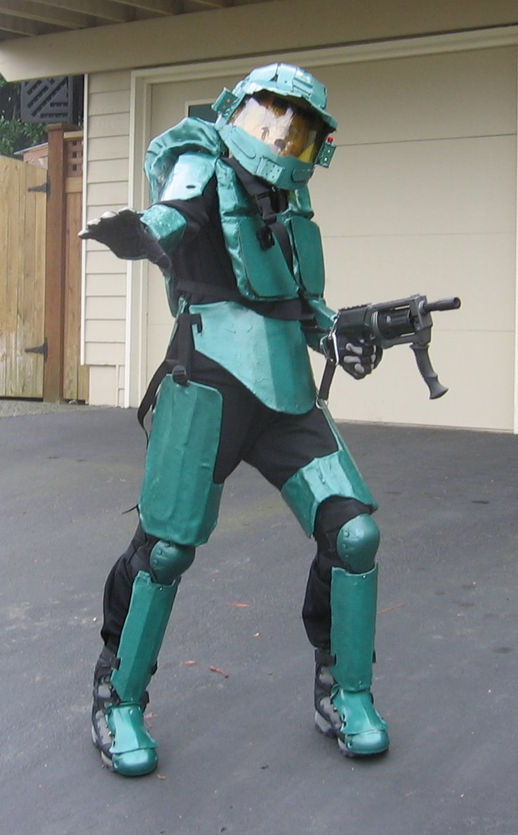 C:\Documents and Settings\Zog\My Documents\My Pictures\Master Chief Costume\Finished costume.jpg