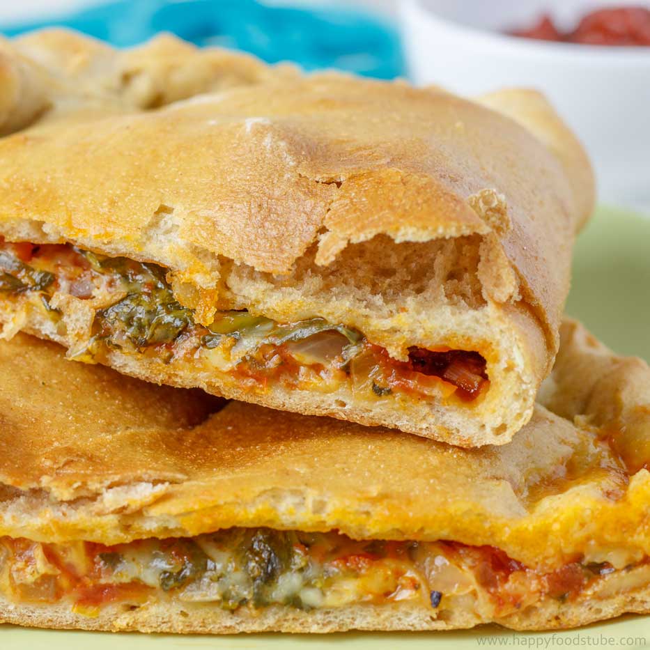 Calzone-Pizza-Closeup.jpg