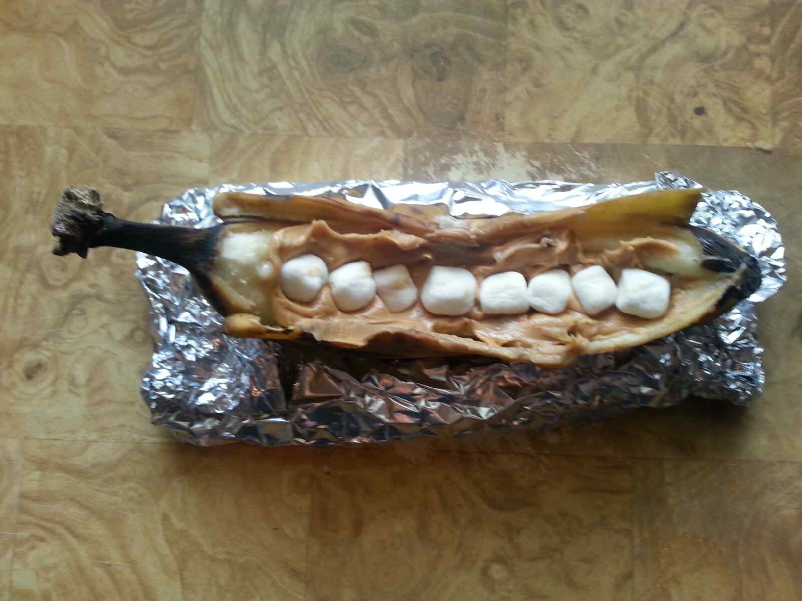 Campfire_Banana_Boat_Banana_Chocolate_Pretzel_Peanut_Butter_Marshmallow.jpeg