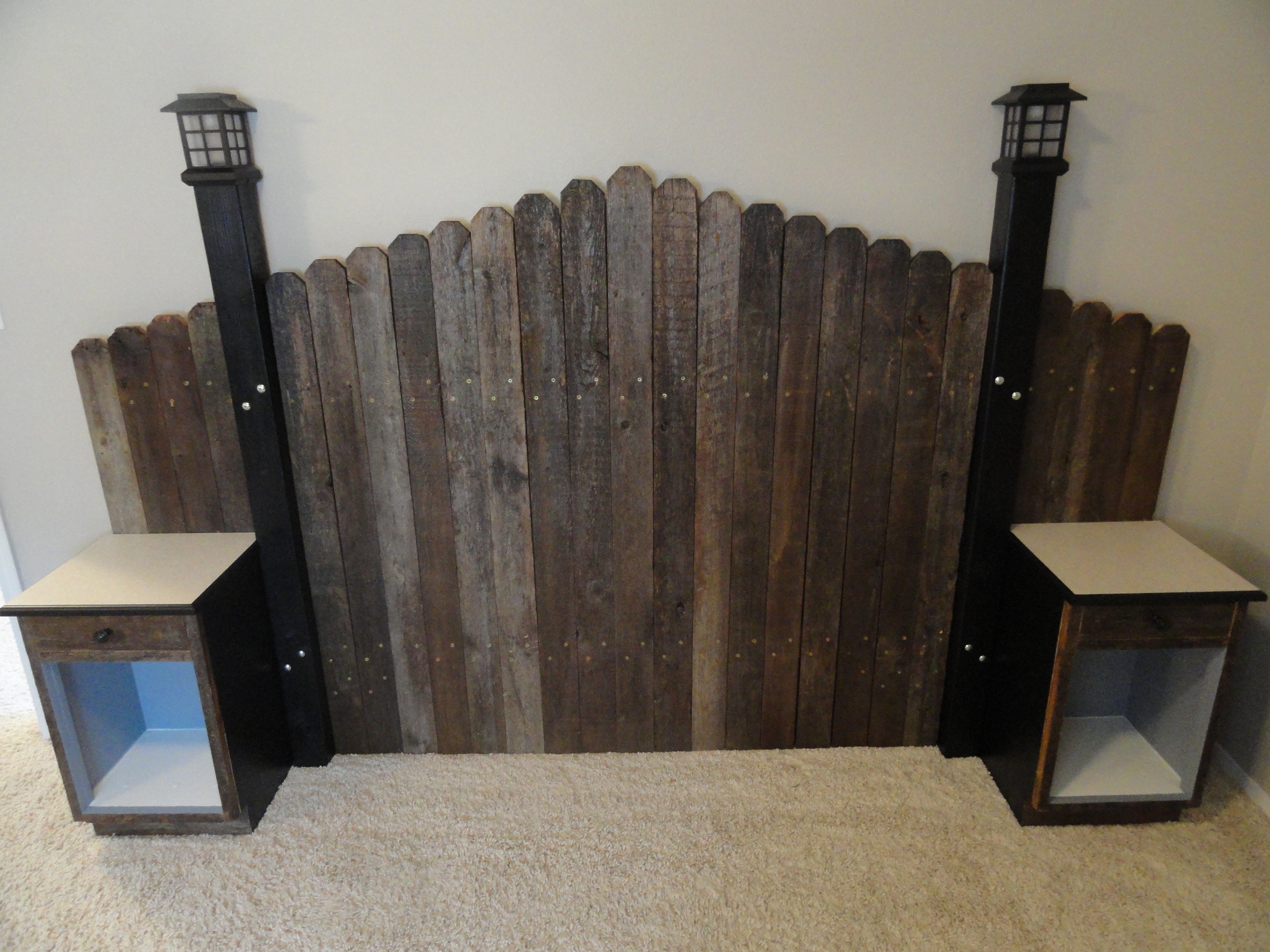 Cedar Fence Headboard 018.jpg