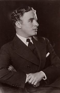 Charles-chaplin_1920.jpg