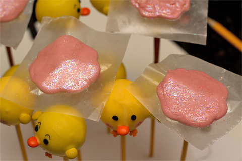 Chick Cake Pops - sugarkissed.net 11b.jpg