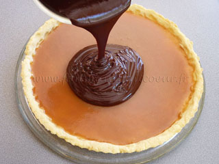 ChocolateCaramelPie14.jpg