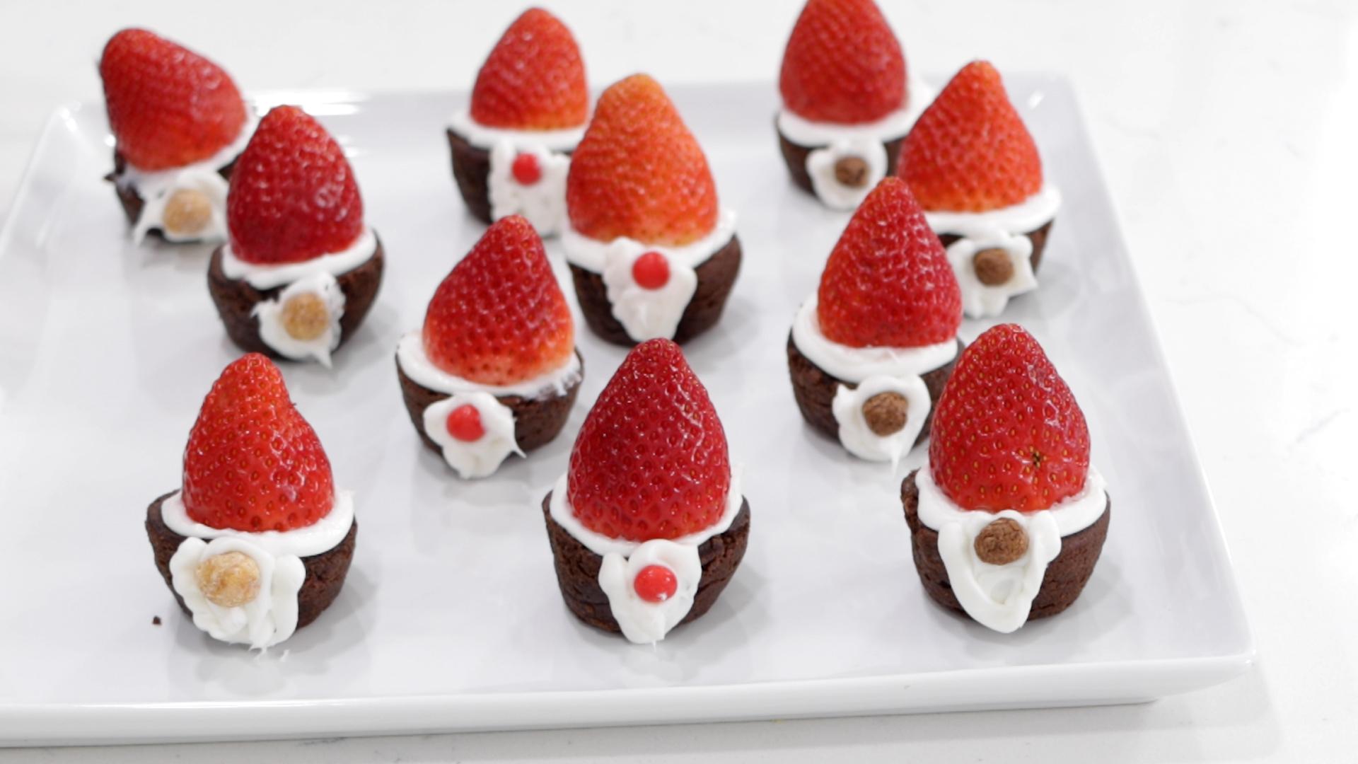 Christmas Gnomes Brownies.00_03_22_23.Still006.jpg