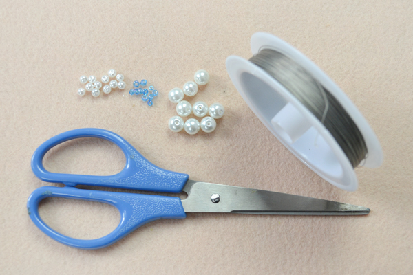 Christmas Jewelry Tutorial on How to Make a Beaded Snowflake Ornament (2).jpg