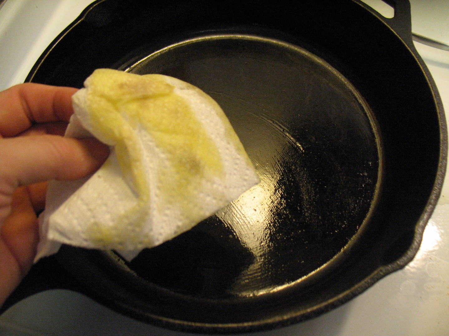 Cleaning a hot skillet 13.JPG