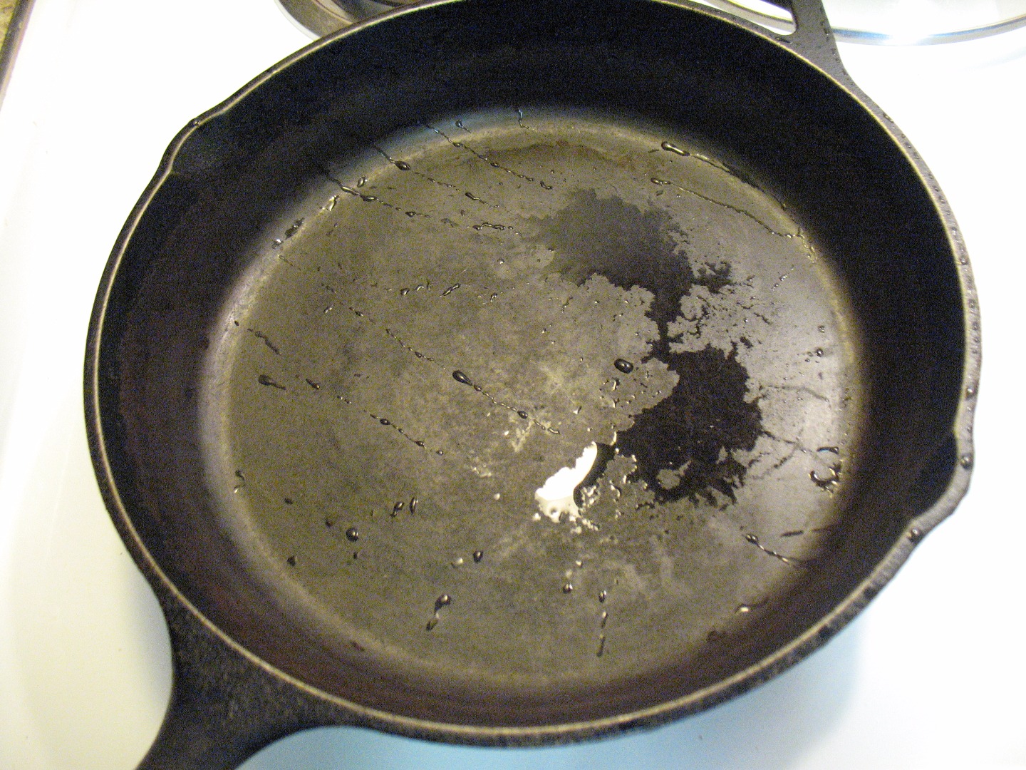 Cleaning a hot skillet 7.JPG