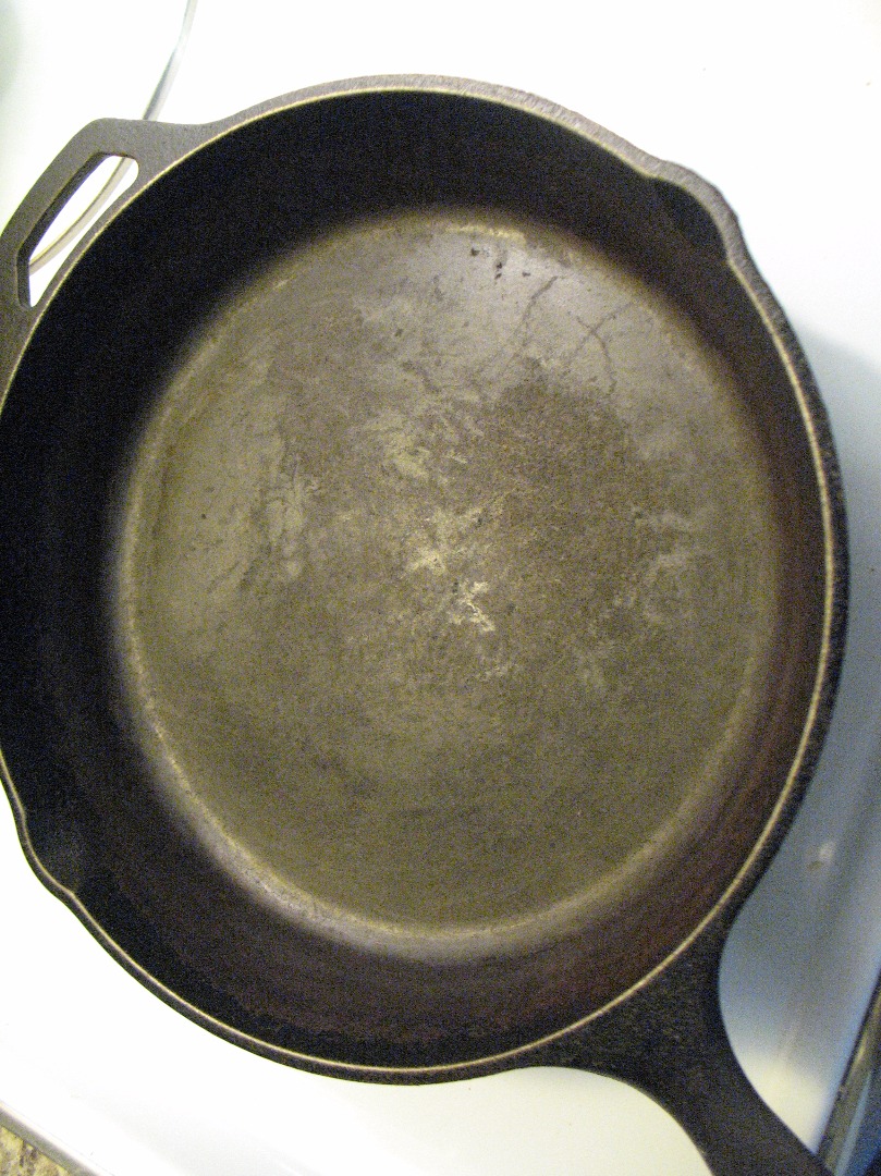 Cleaning a hot skillet 9.JPG