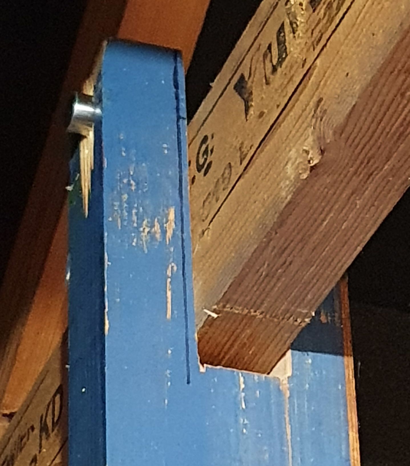 Close-Up Joist.jpg
