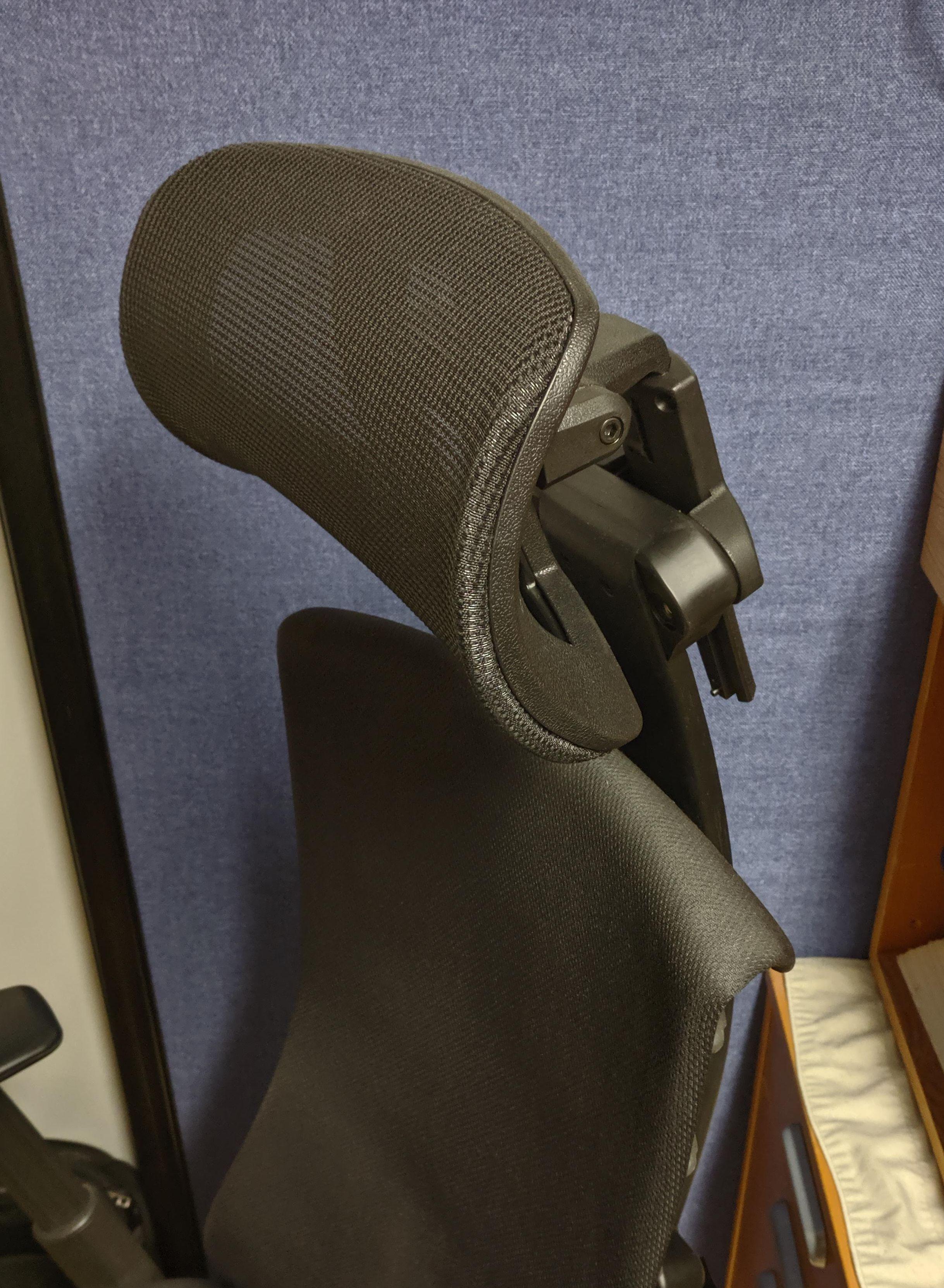 Closeup of Mounted Headrest.jpg