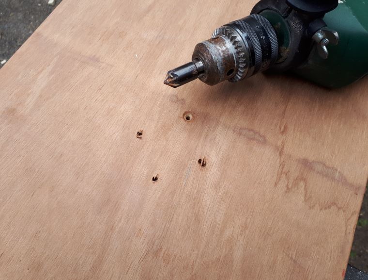 Countersink base holes.JPG