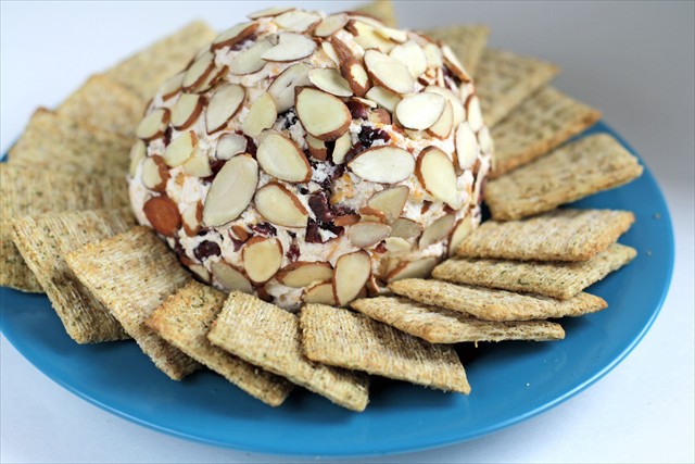 Cranberry Almond Cheese Ball.JPG