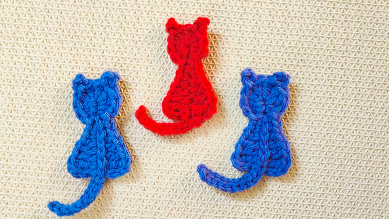 Crochet Cat Applique with Chains (1).png