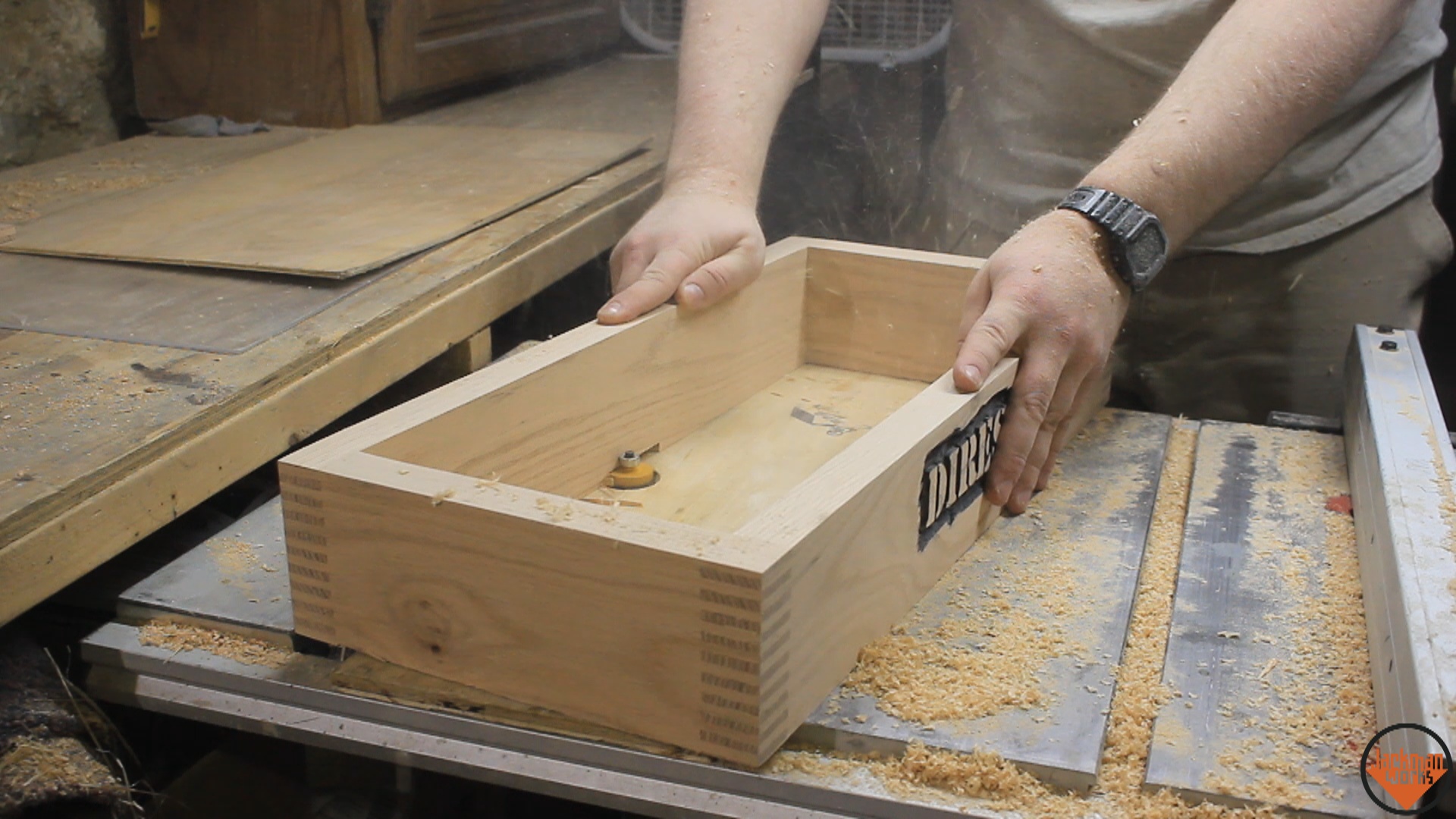 DIRESTA Emergency Ice Pick Box 17.jpg