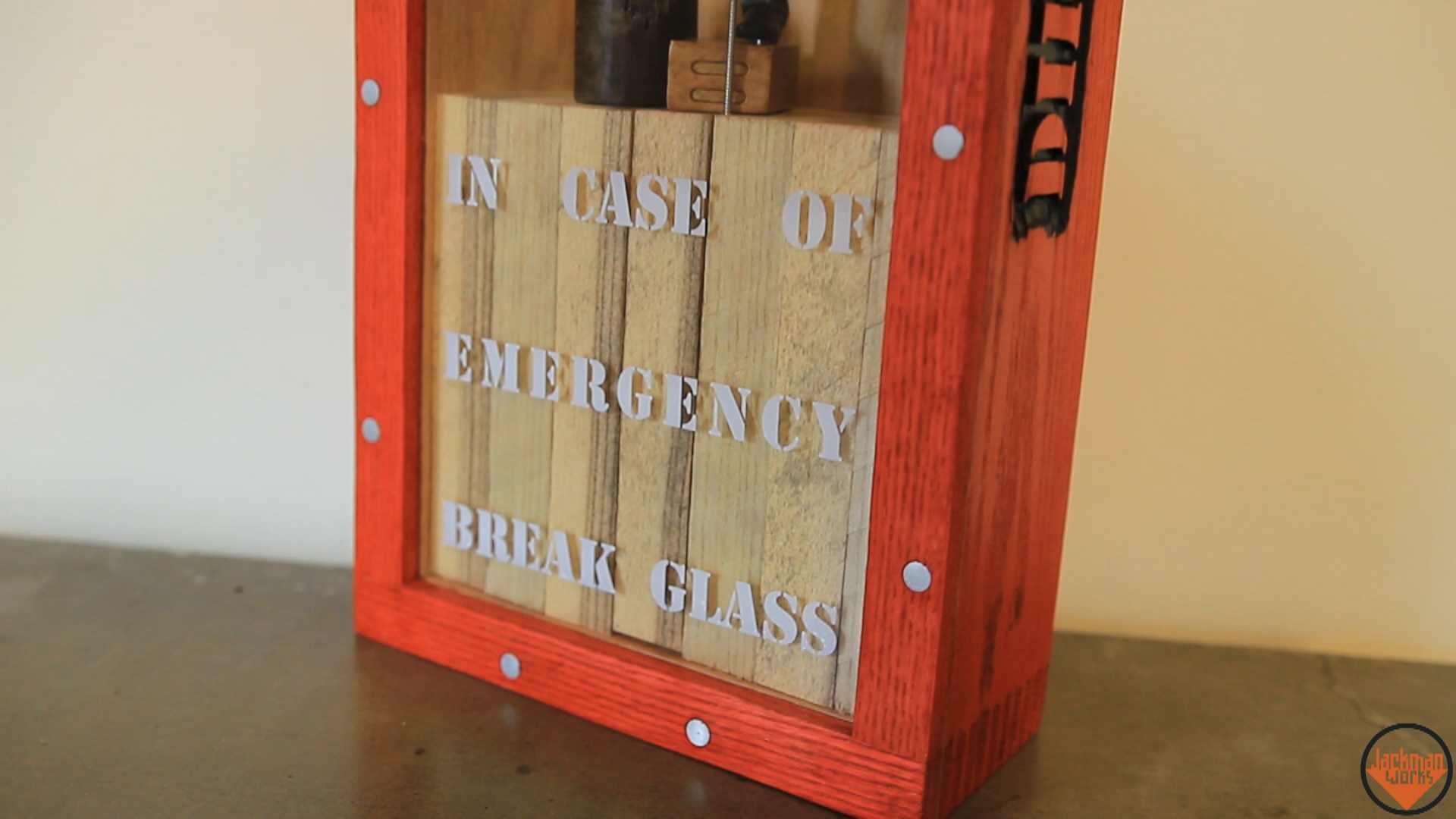 DIRESTA Emergency Ice Pick Box 31.jpg