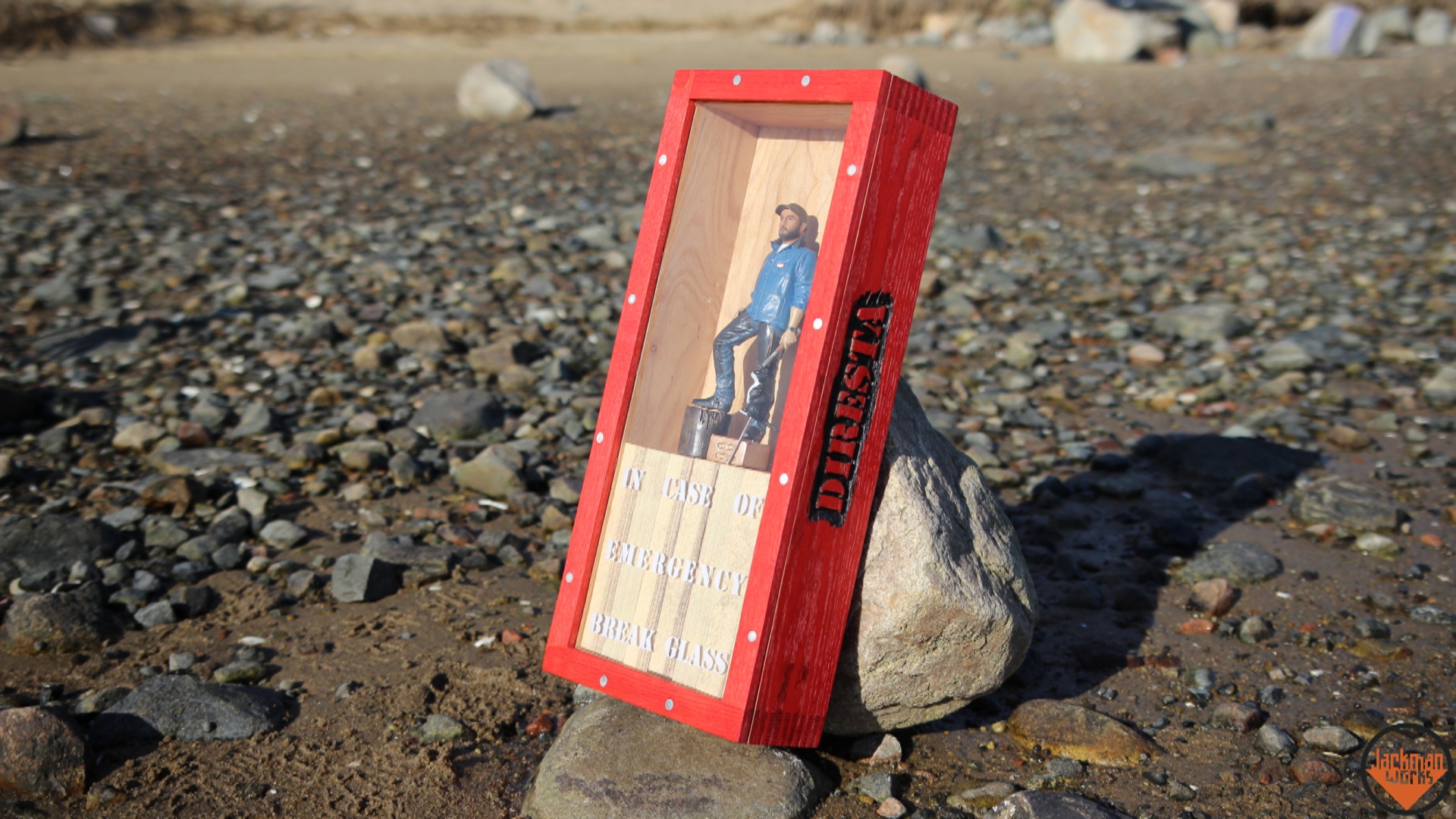 DIRESTA Emergency Ice Pick Box 33.jpg