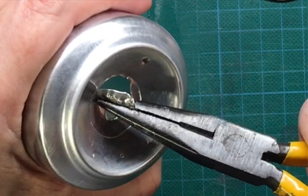 DIY Bluetooth speaker in a soda can 6.jpg