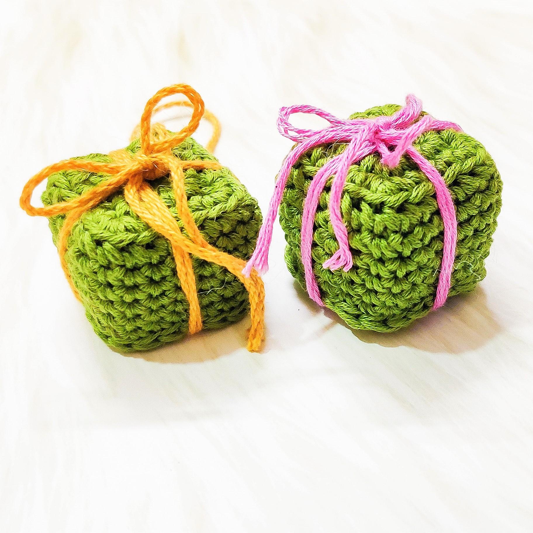 DIY Crochet Gift Box Ornaments.jpg