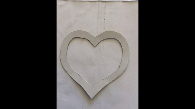 DIY Heart Shape Wall Hanging using wool-1 (1).jpg