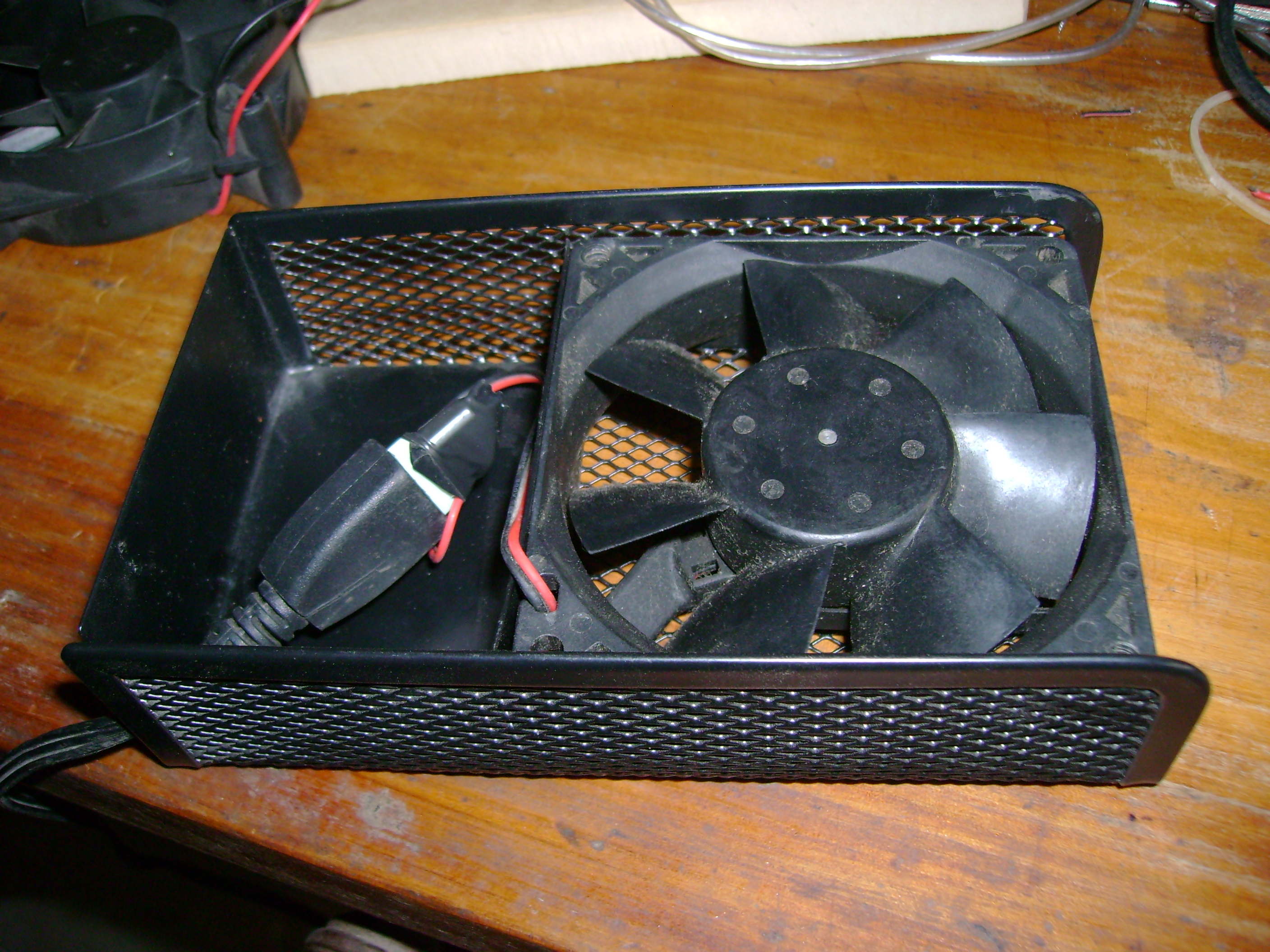 DIY Notebook cooler 014.JPG